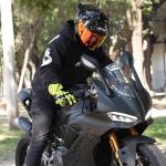 CASCO ASTRO PISTA NEGRO BRILLOSO