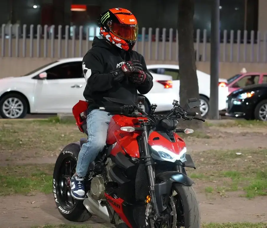https://astrobikers.com/storage/videos/de1b1ef1-1c39-4514-8c18-1dc49f086be2.mp4